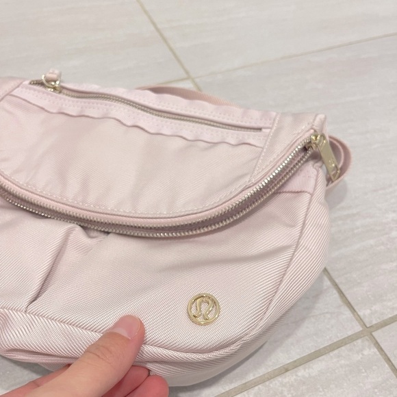 Lululemon pink and gold all night festival bag - Picture 7 of 7